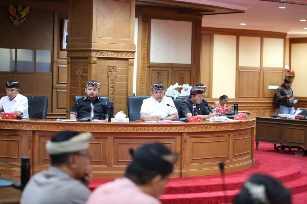 Rapat Kerja Bersama OPD, Komisi I DPRD Badung Fokus pada Kamtibmas dan Kelancaran Izin Usaha.