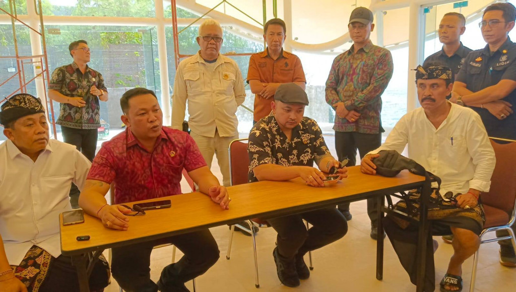 Gabungan Komisi I dan II DPRD Badung Sidak Proyek di Tebing Suluban.