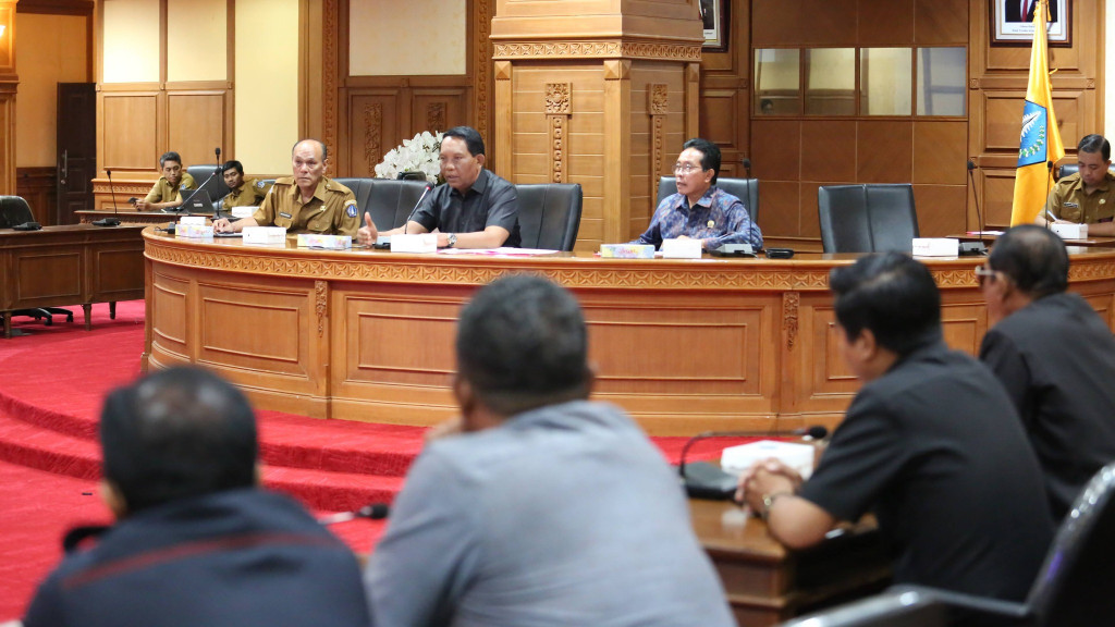 Ketua DPRD Badung Pimpin Rapat Kerja dengan TAPD Bahas Persiapan APBD 2027