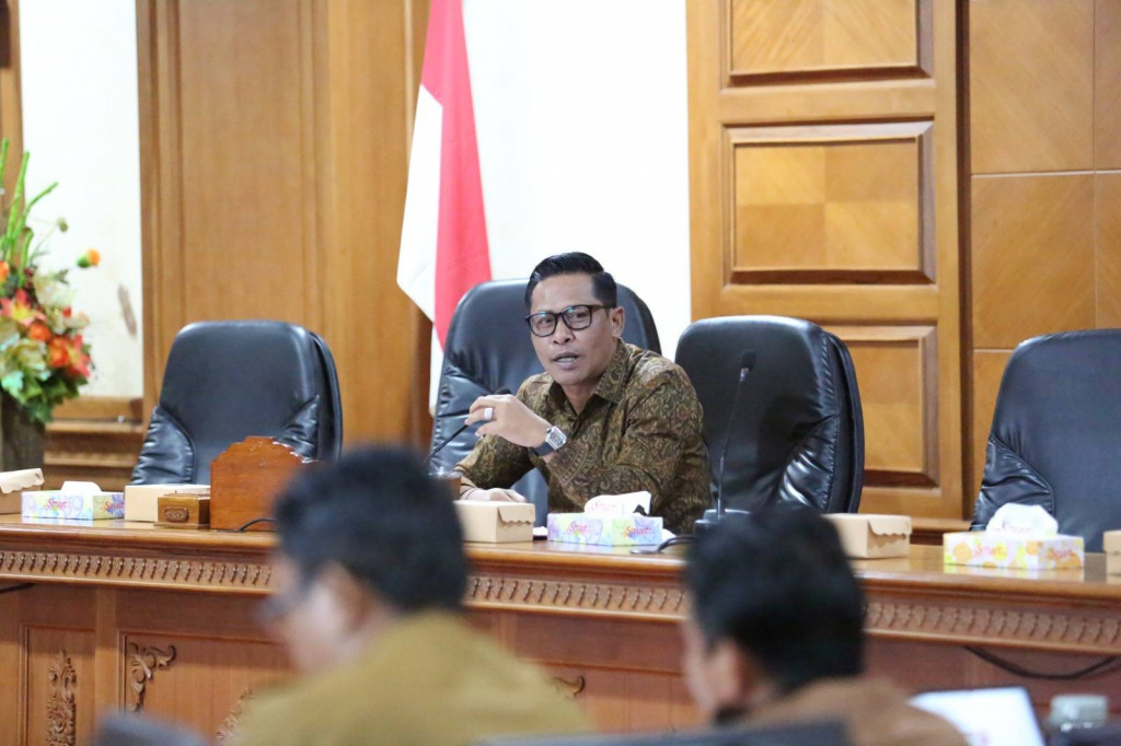 Komisi III DPRD Badung Gelar Rapat Kerja Bersama Bapenda dan Perumda Air Minum Tirta Mangutama