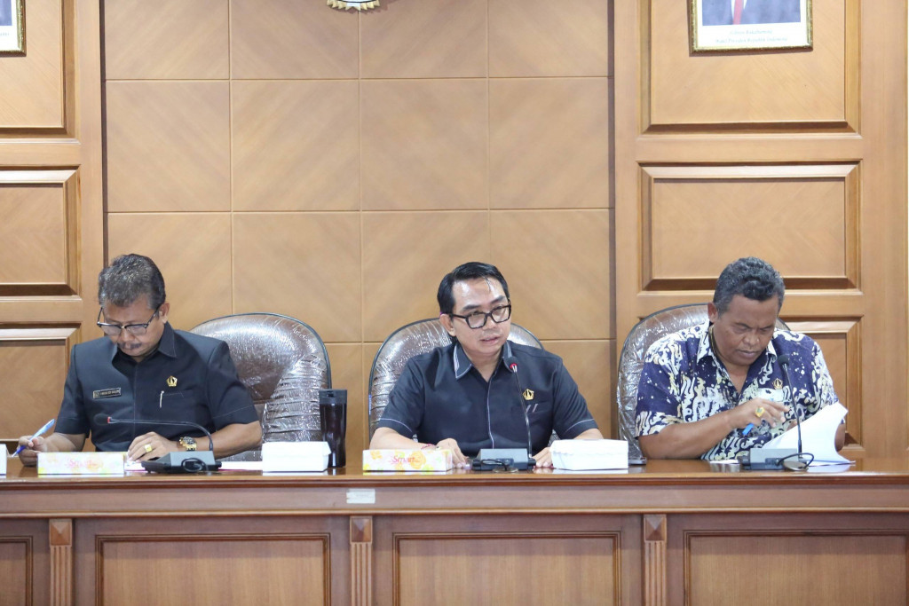 Sempurnakan Raperda, IB Gede Putra Manubawa Pimpin Rapat Pansus PPUD