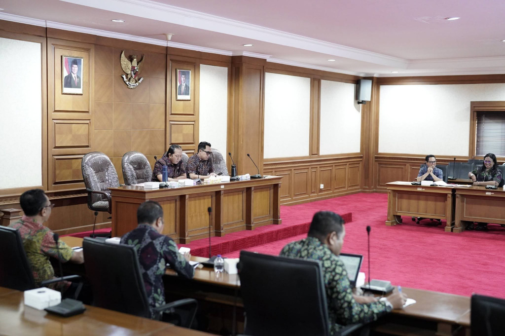 Rapat Pansus Pencabutan Perda Administrasi Kependudukan, Sinkronkan Regulasi dengan Aturan Terbaru