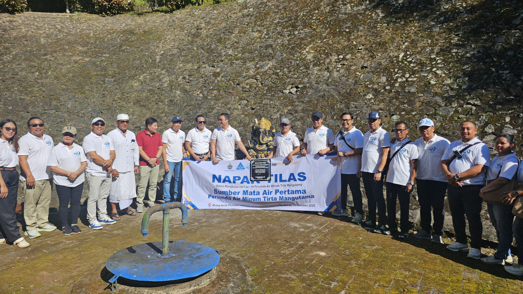 RANGKAIAN HUT 49 PERUMDA AIR MINUM NAPAK TILAS KE SUMBER AIR PERTAMA RIANG GEDE TABANAN